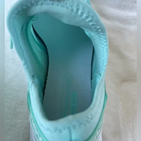 New Balance Women's NERGIZE Pastel Slip-on Running Sneakers size 6 - Picture 9 of 10